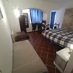 Sopra Il Borgo Oda ve Kahvaltı Finale Ligure