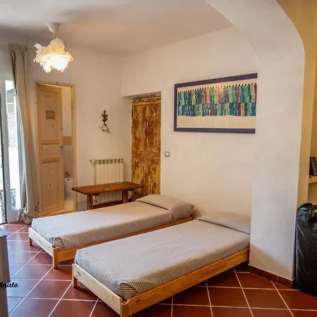 Sopra Il Borgo Bed & Breakfast Finale Ligure