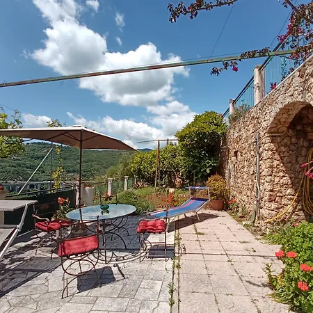 Sopra Il Borgo Couette-café