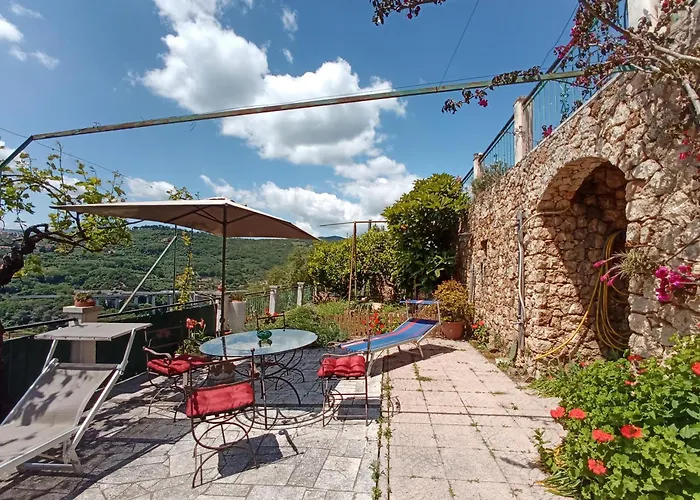 Sopra Il Borgo Couette-café