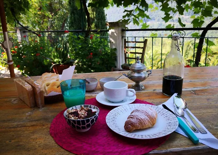 Couette-café Sopra Il Borgo 3*