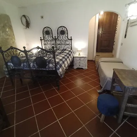 לינה וארוחת בוקר Sopra Il Borgo פינאלה ליגורה