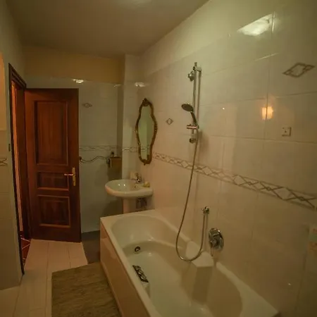 לינה וארוחת בוקר Sopra Il Borgo פינאלה ליגורה